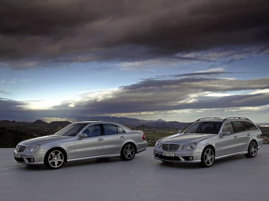  Mercedes-Benz E63 Estate AMG 2006 года  (фото 13 из 16)